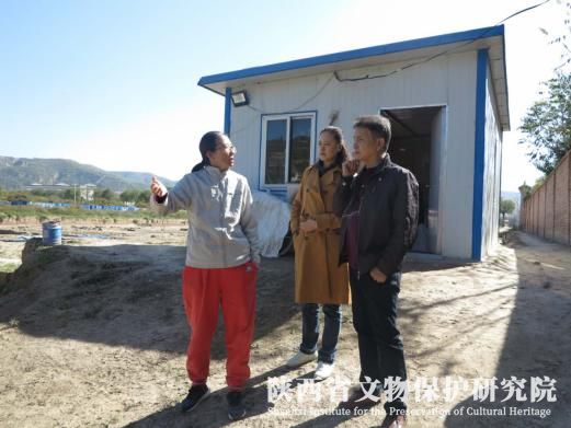 5ce612f45cb70.jpg image003.jpg