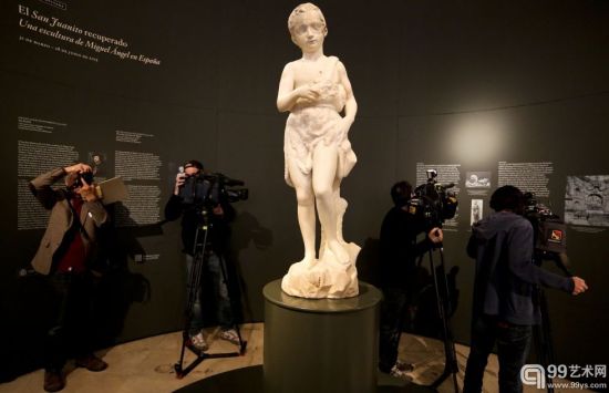 米开朗基罗，“The young Saint John the Baptist”（年轻的施洗者约翰），约1495-1496年，原作为大理石，以树脂修复，140x40x43cm。